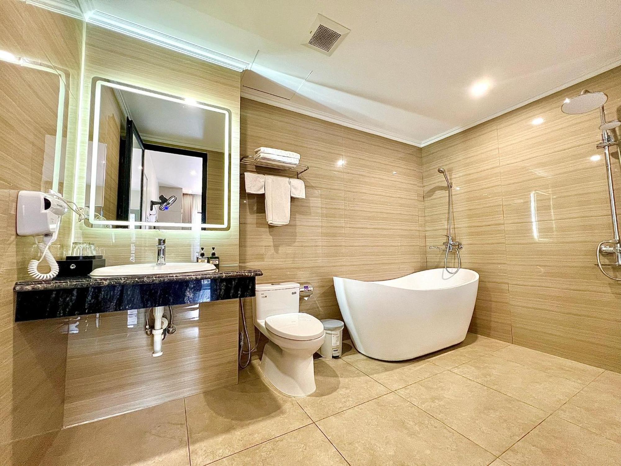 Grand Dragon Noi Bai Hotel Hanoi Esterno foto